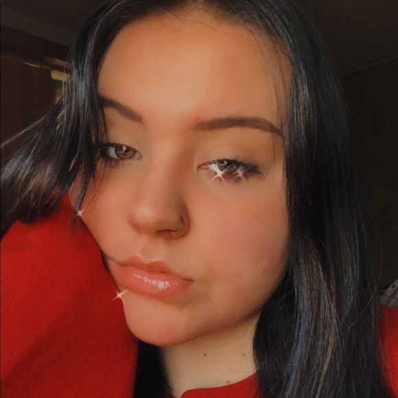 Meet your Posher, Ciara - Picture 1 of 1